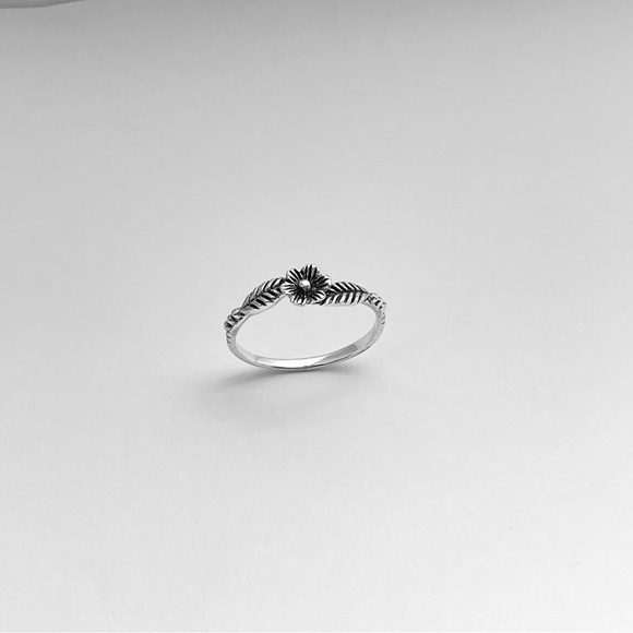Sterling Silver Minimalist Flower Ring with Leaves, Silver Rings, Leaf Ring - Picture 9 of 13